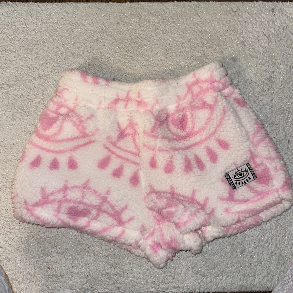 Forever 21 pink and white fluffy shorts